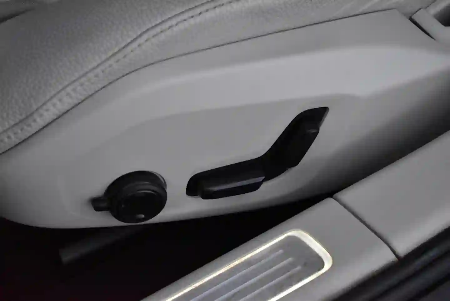 Car Image - 1xKQwIVk54zlvsoHlETM36