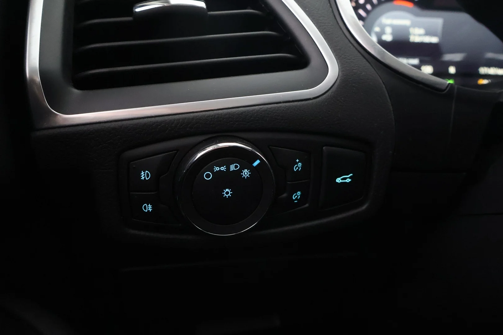 Car Image - 3mD0lFUh7VOV1BiJK3A4bu