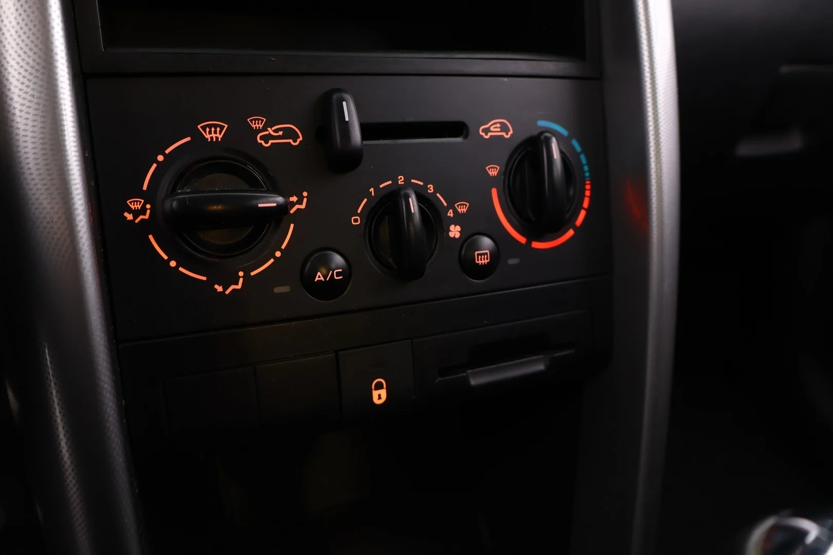 Car Image - 2nW7VEmzxaDTSC4UPOotQ7