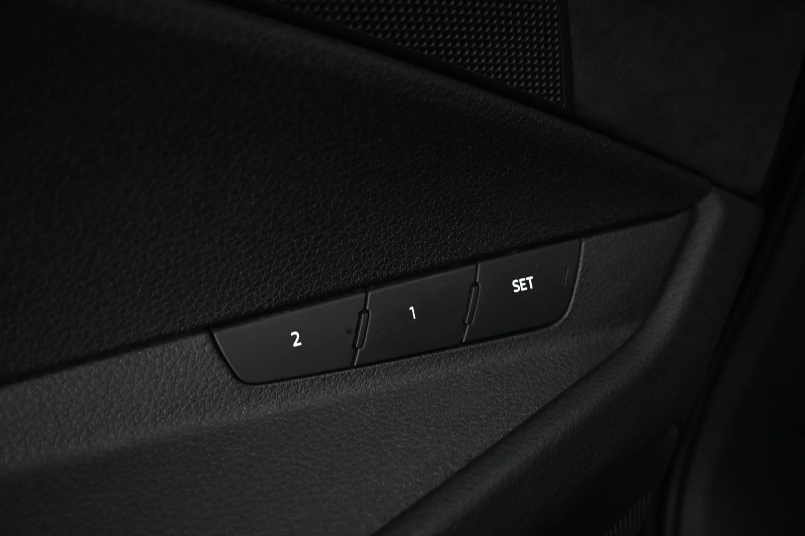 Car Image - 3JODJLWYwTfHjyzmpI4z1E