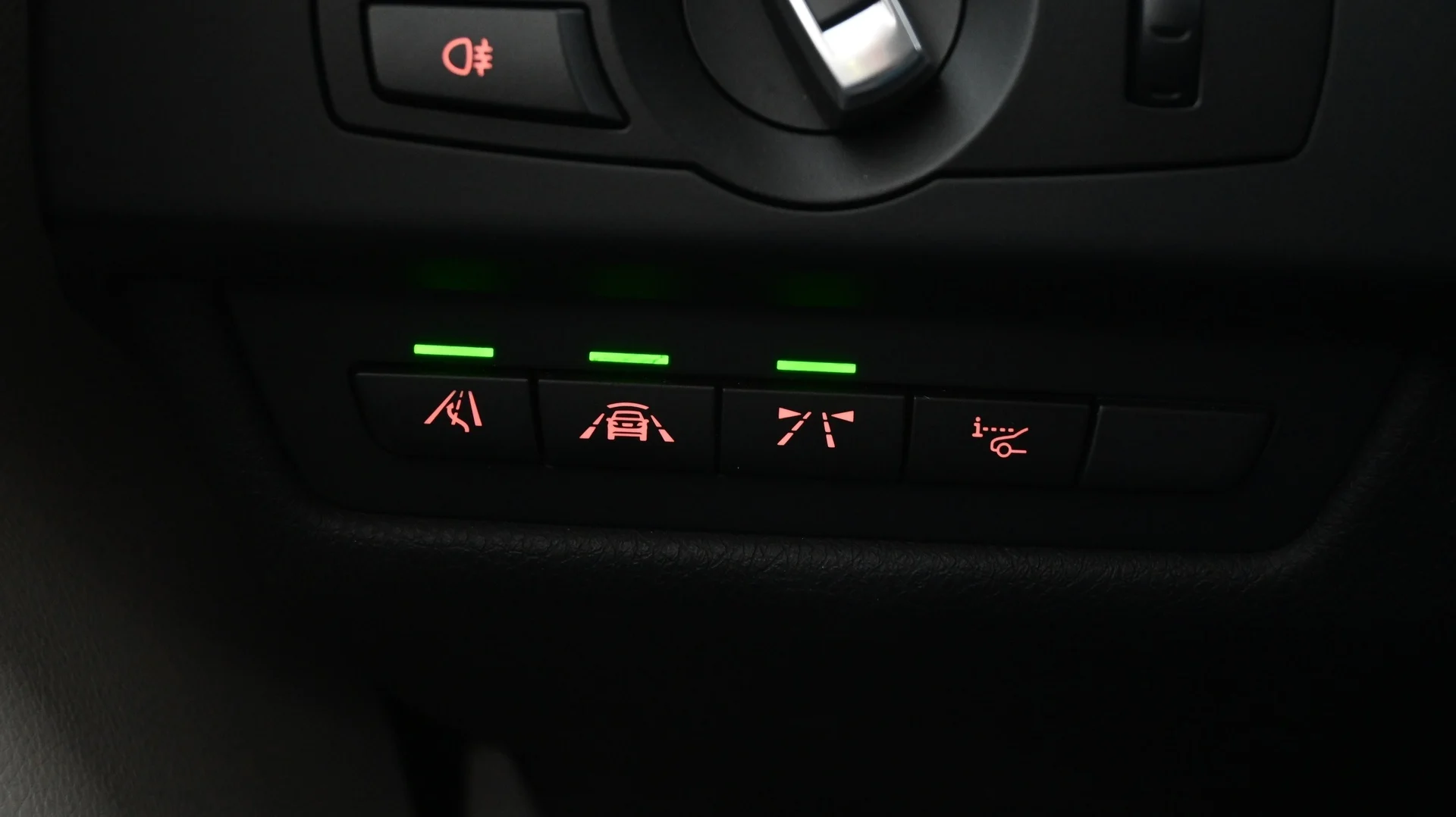 Car Image - 7LdyuK812kDRzoSNNe7OPS