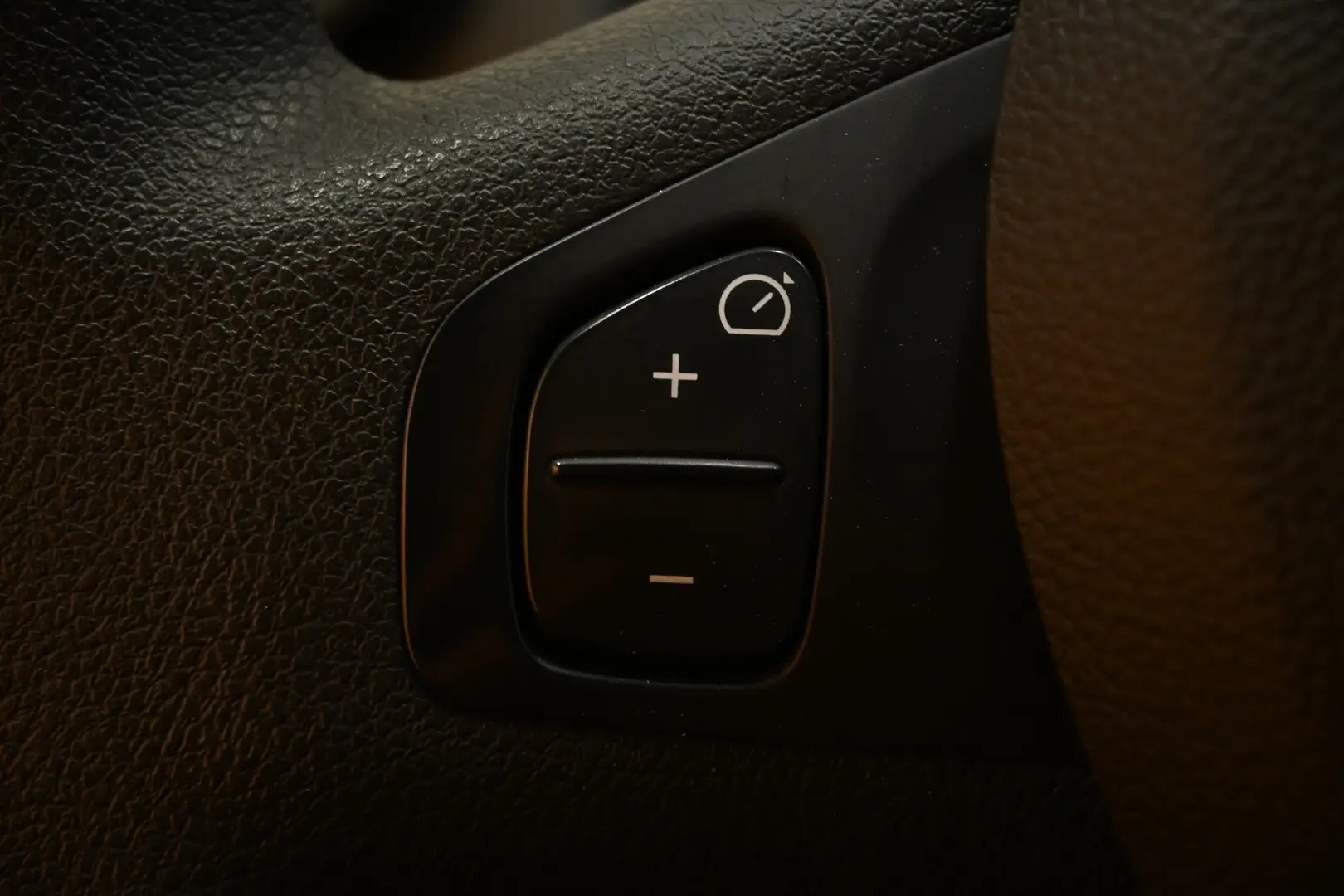 Car Image - 66vZNnDRtU6MpnMYMzmktt