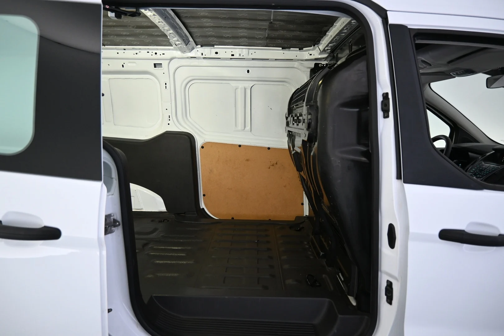 Car Image - p7j35SQa6ibxBLiFspEwN