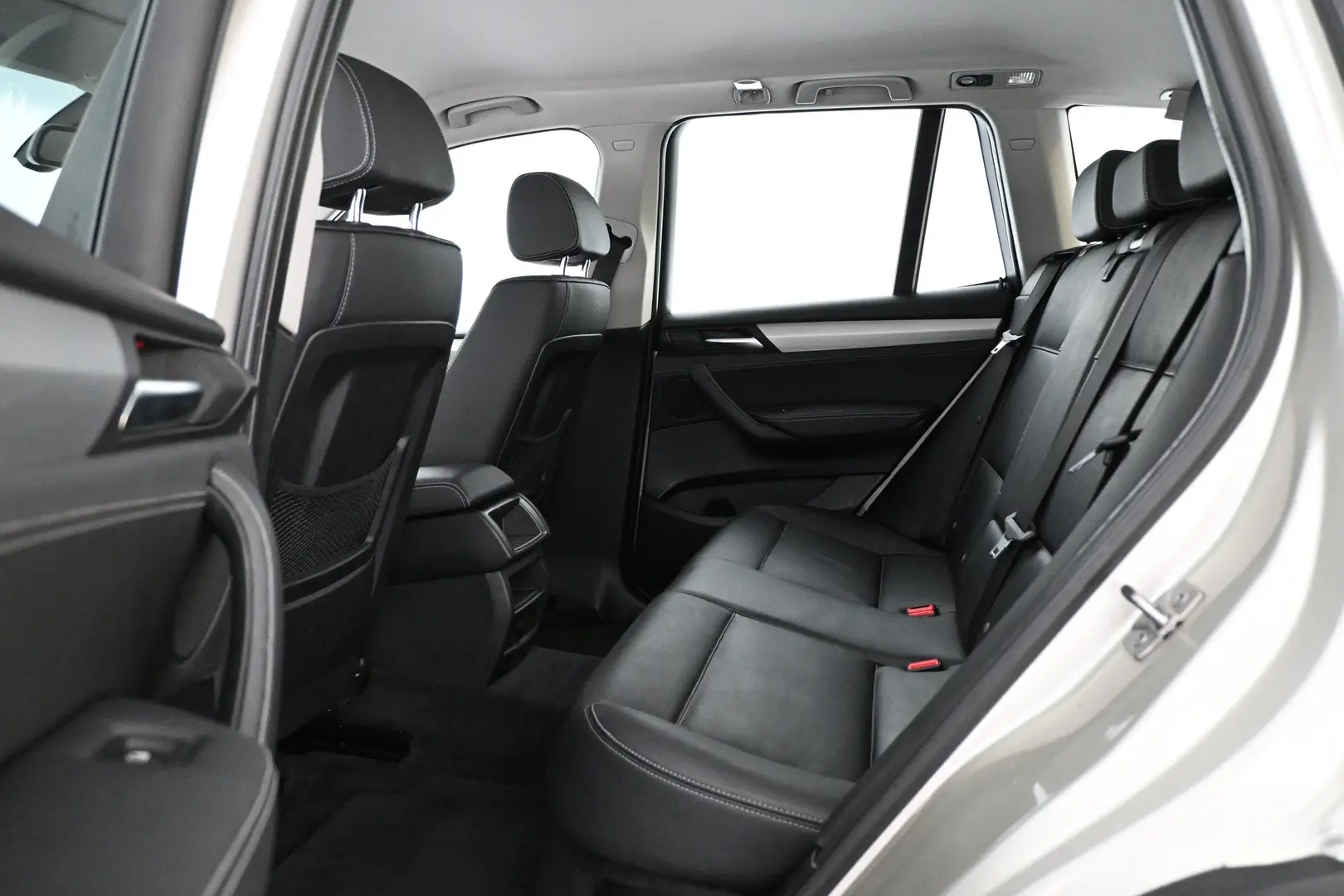 Car Image - 5wwp6gW9fC7WCYCGILXIgW