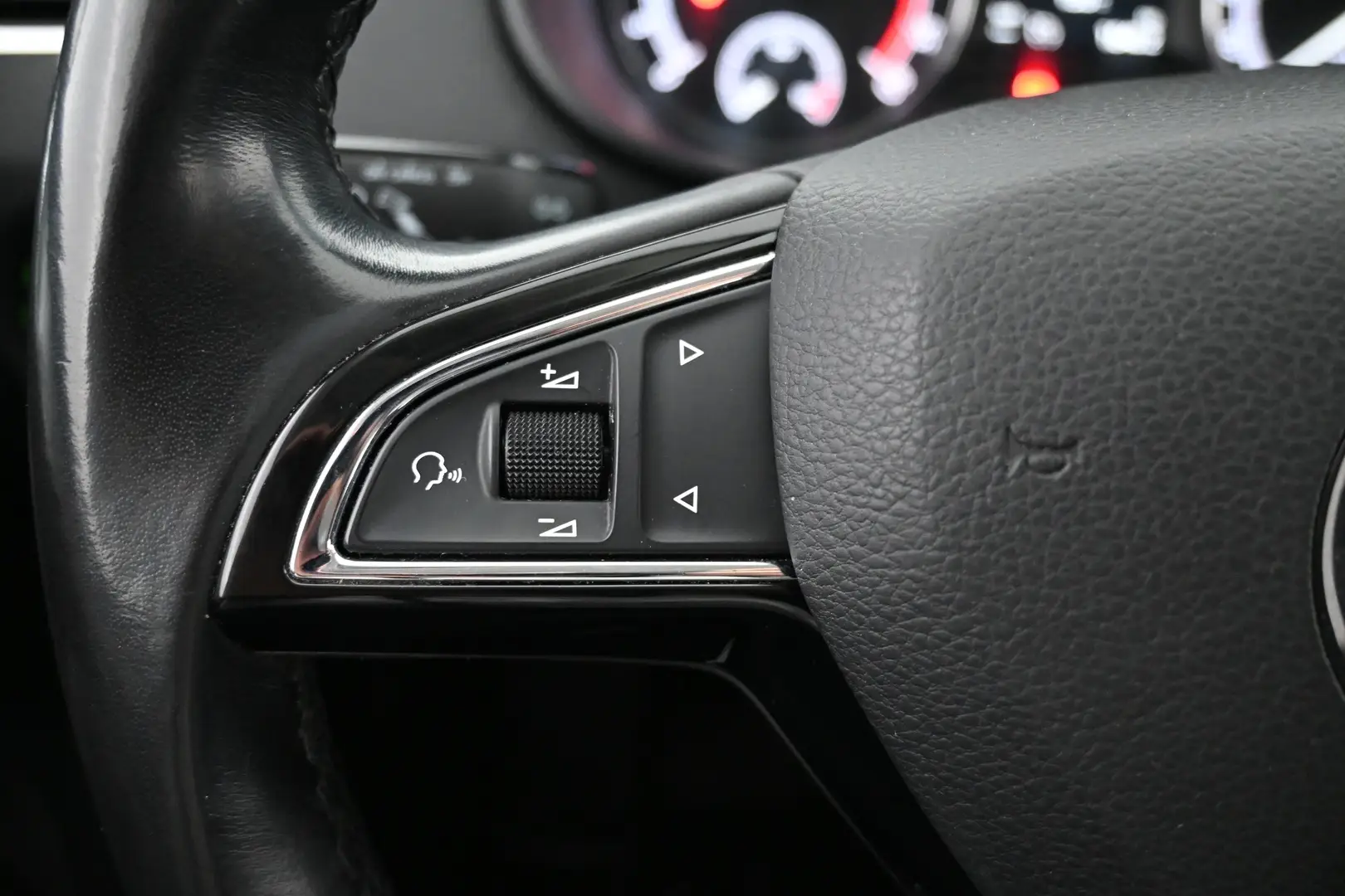 Car Image - 5UxozruUhcRIn5c3jeUMLm
