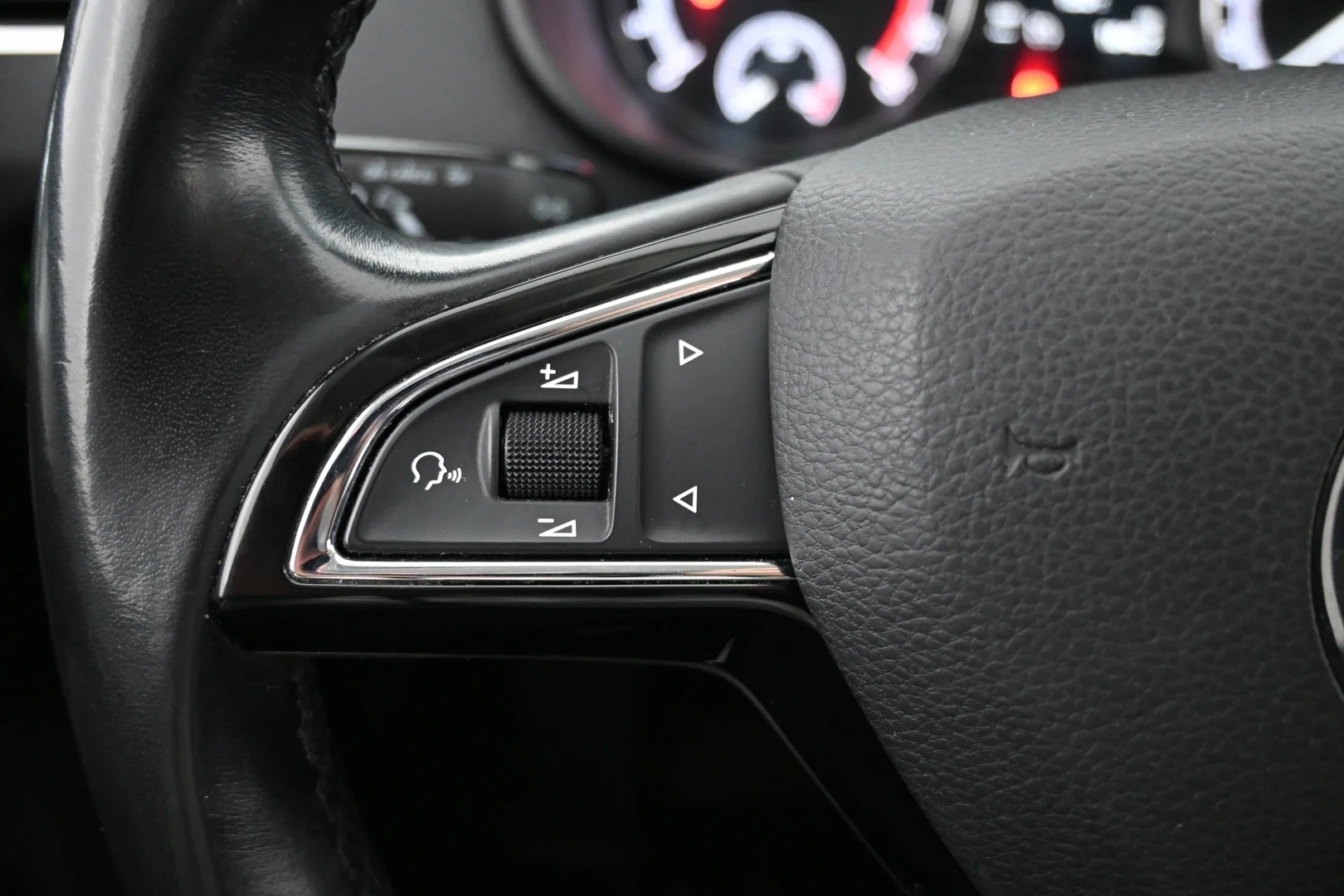 Car Image - 5UxozruUhcRIn5c3jeUMLm
