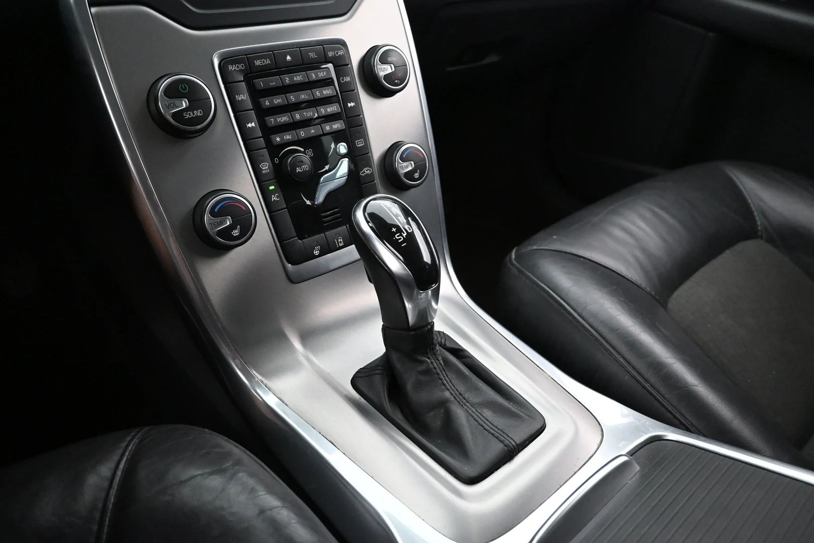 Car Image - 2PY2kmPEL2qYPeY355cVj5