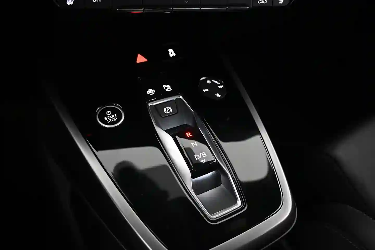 Car Image - 1CSIqdRZIsW43YDHMtjLnx