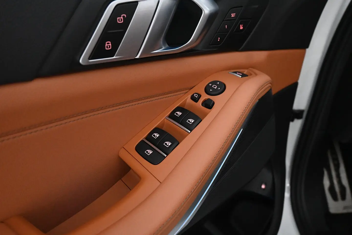 Car Image - 1YtSxRybyeRbrRFbOOCYmN
