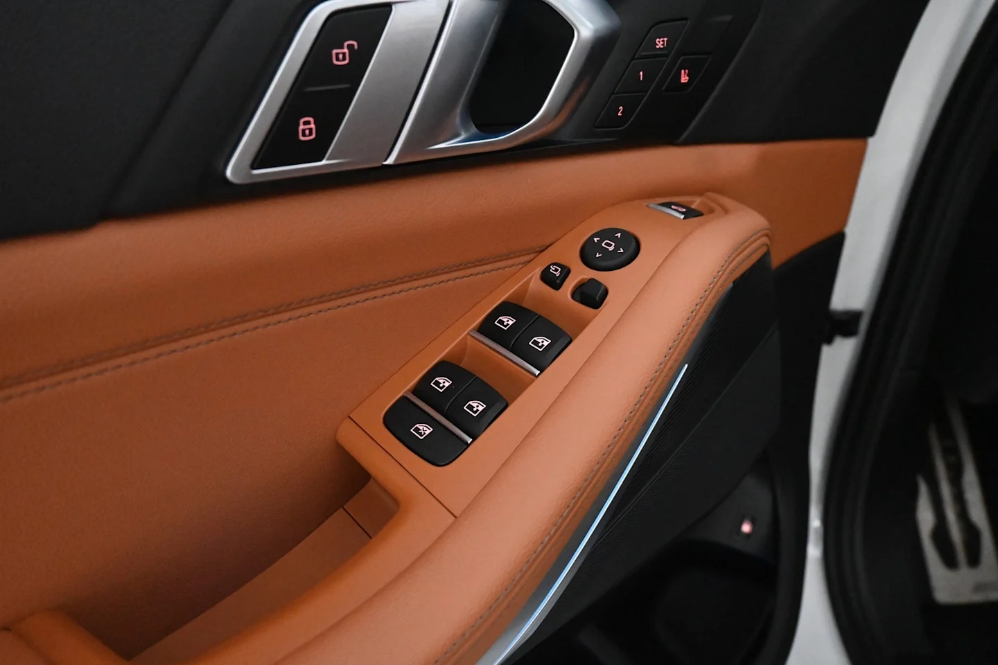 Car Image - 1YtSxRybyeRbrRFbOOCYmN