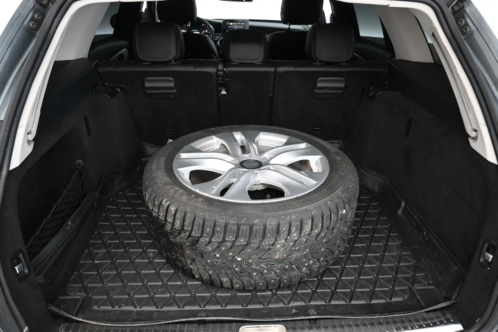 Car Image - 7vCJflPDz8YVoEScMIxAK