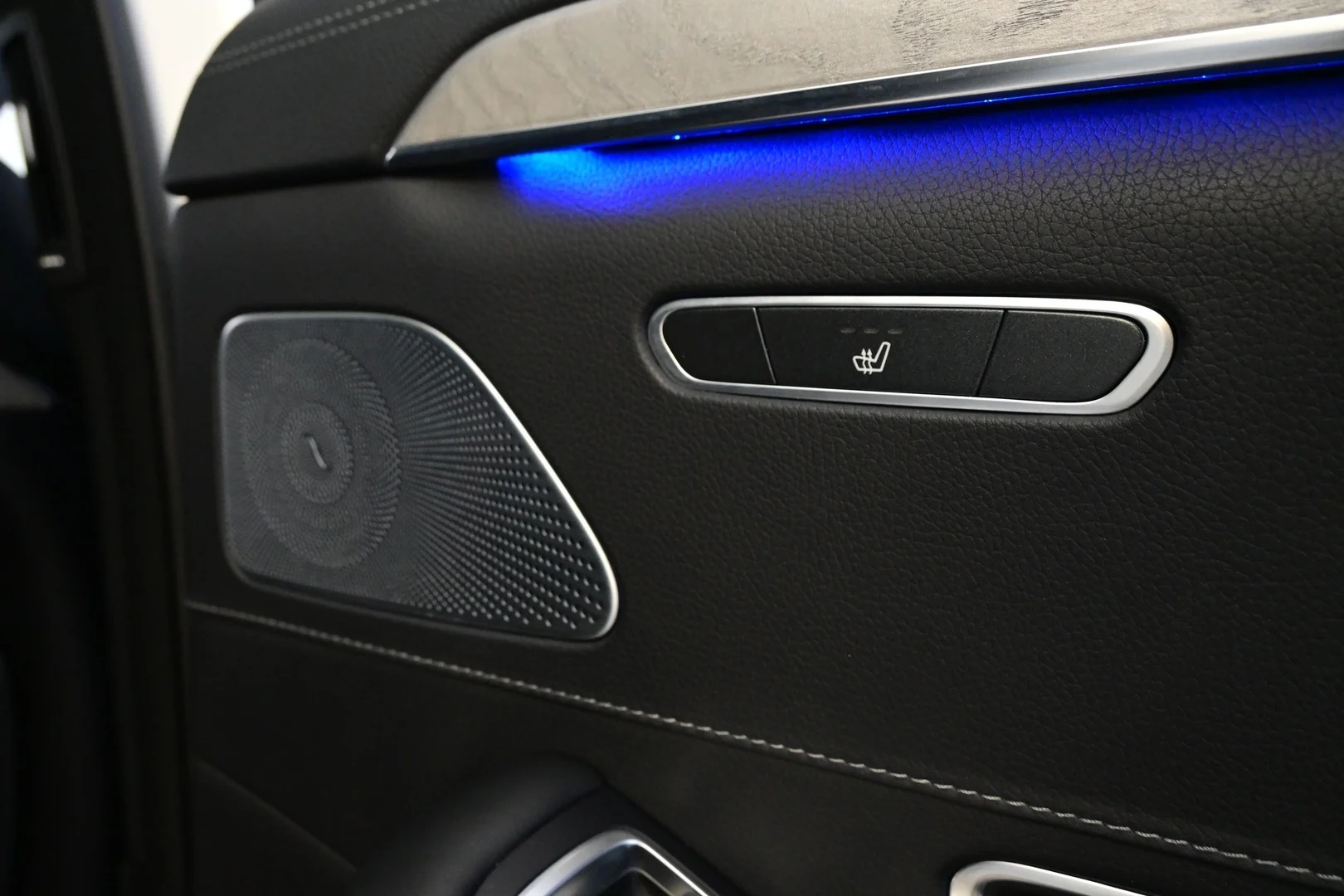 Car Image - 2D5pwRwp0TPwkIjVdKKqHT