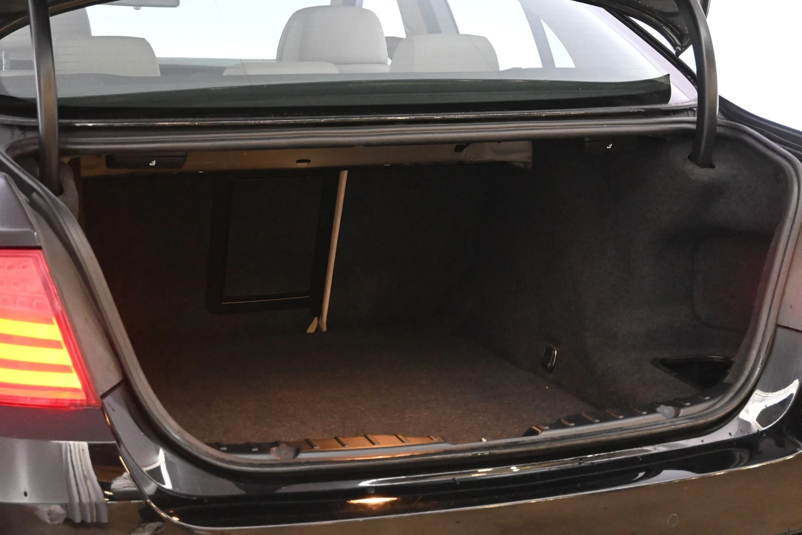 Car Image - uSJdN3hQxksJyTxFyt2OE