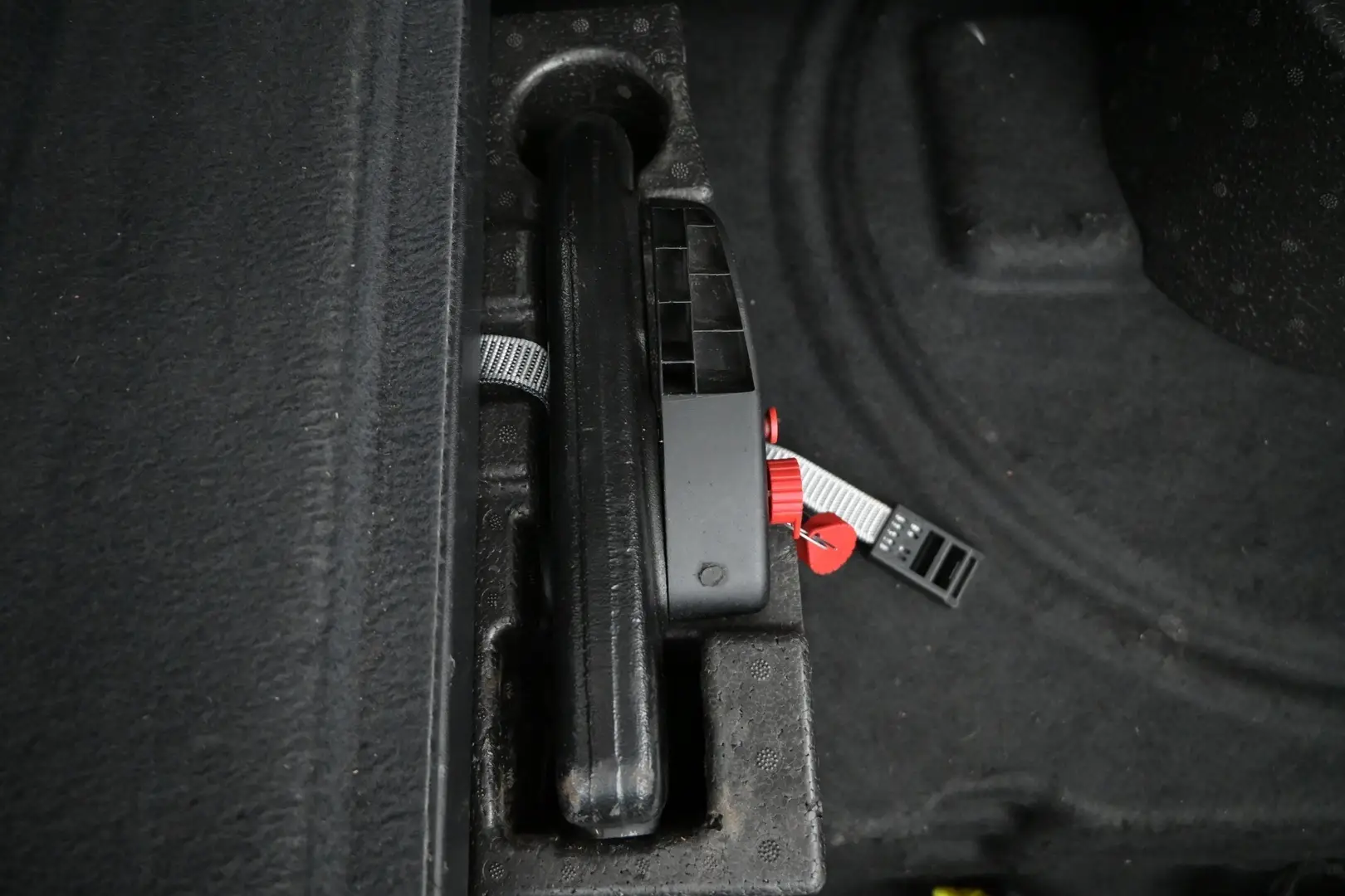Car Image - 2FsBsh9Mj0VdfPytxPBK6