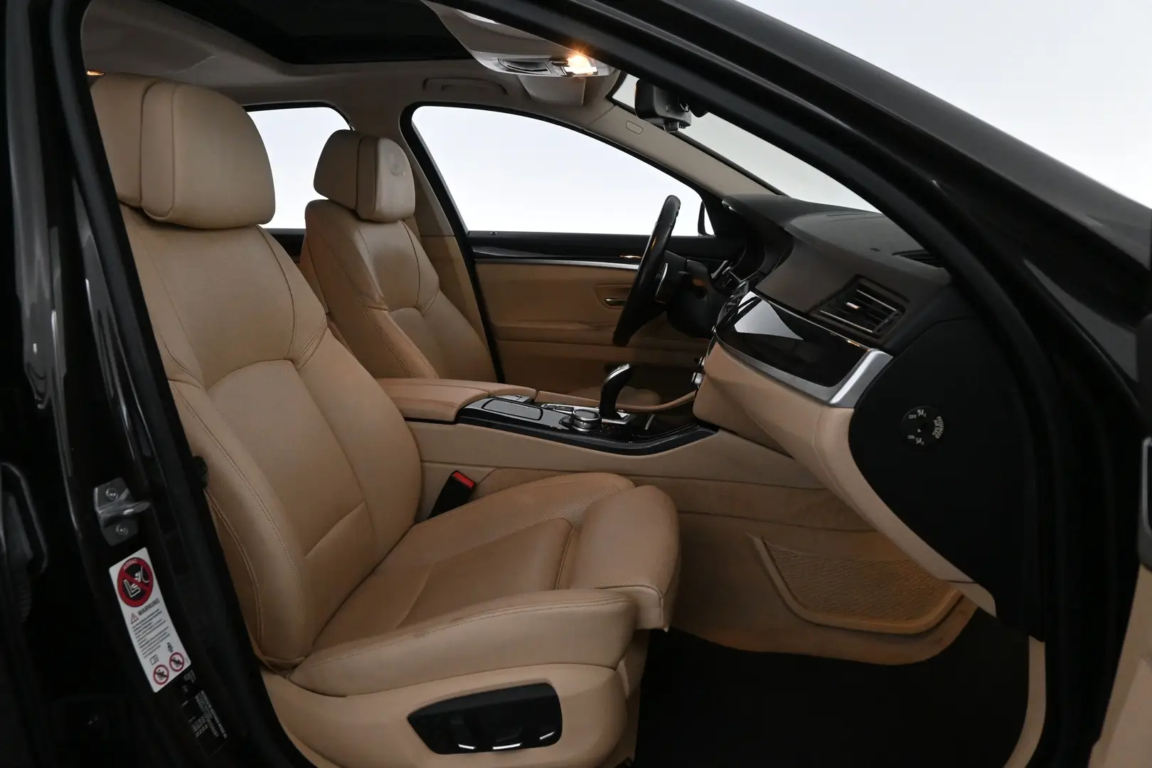 Car Image - 2QlVBRasV1XKM1xrVUv5nd