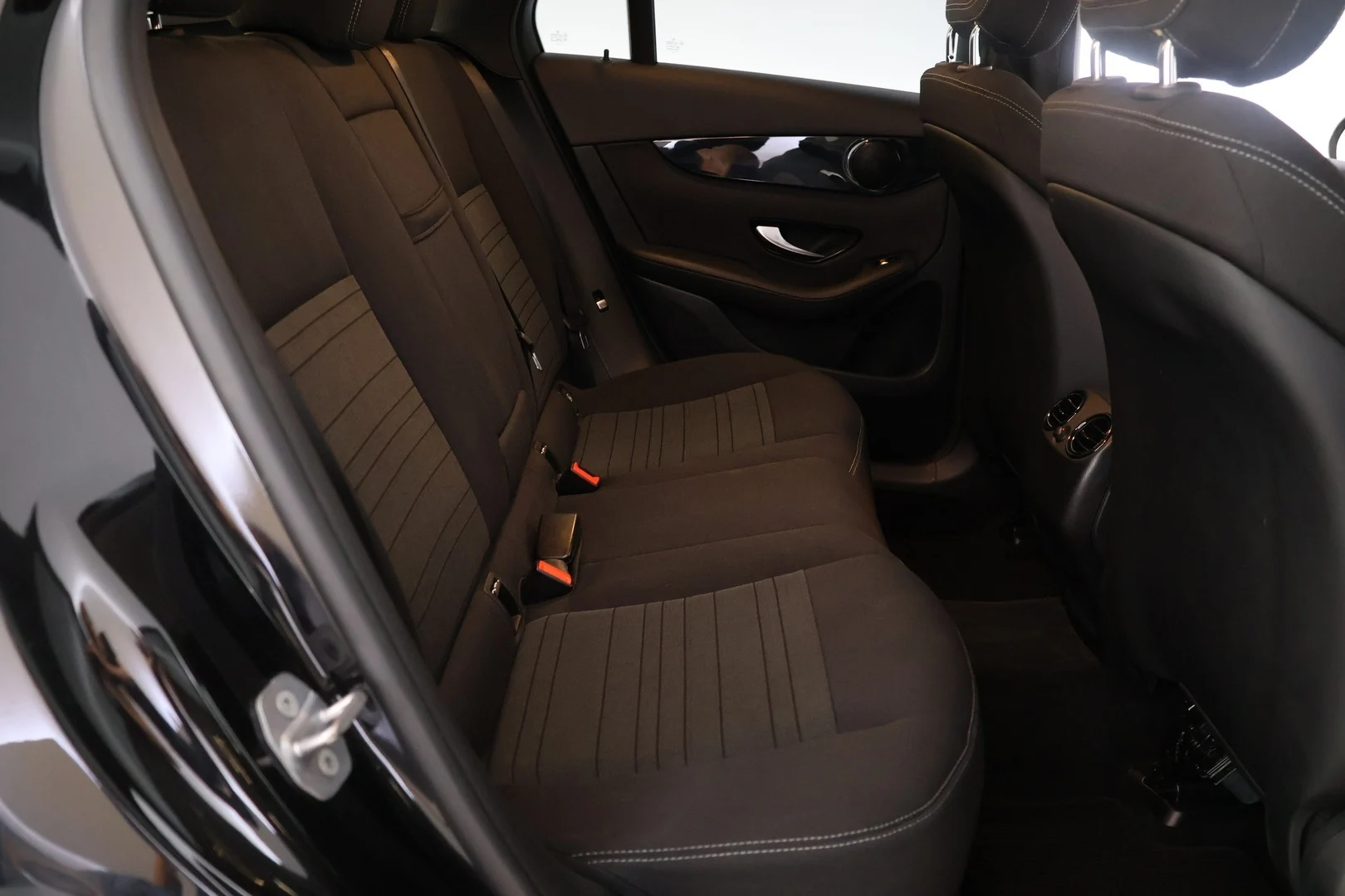 Car Image - vHEJ8MmtngngU5y10yVmE
