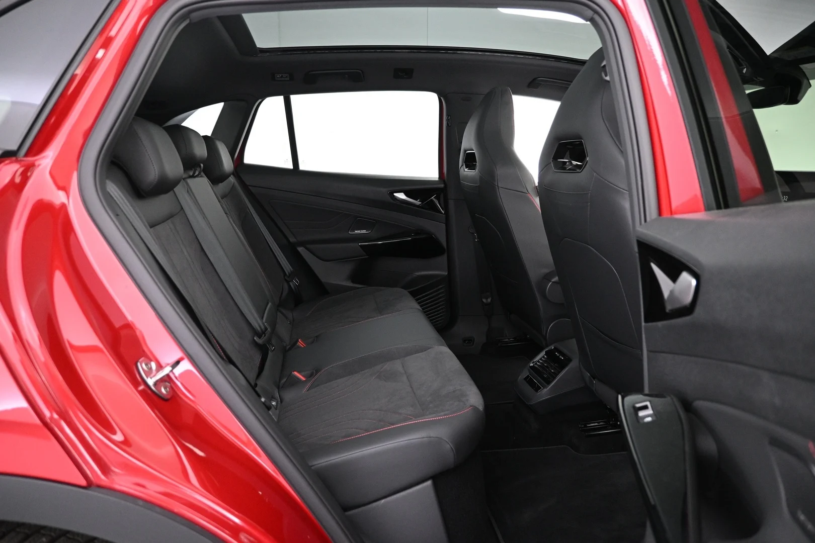 Car Image - 4yYGqEBwZl164CDc6fuS53