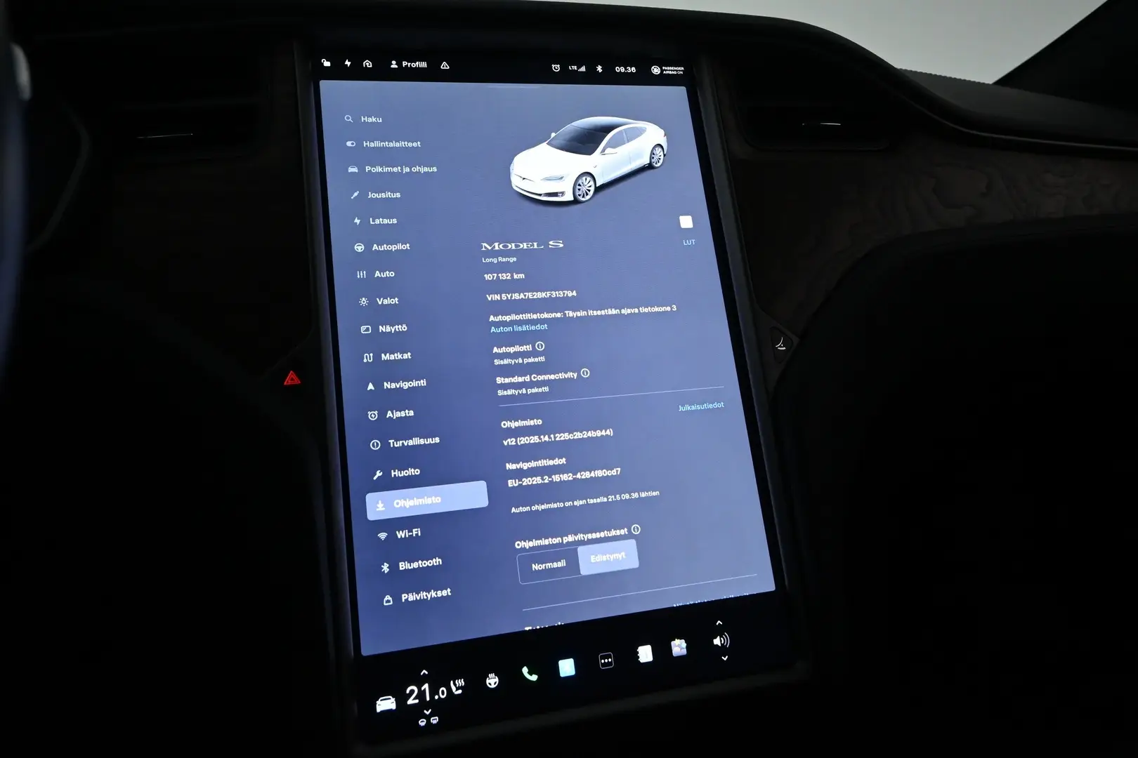 Car Image - F6kS5F6dpENu6hrT5CmWn