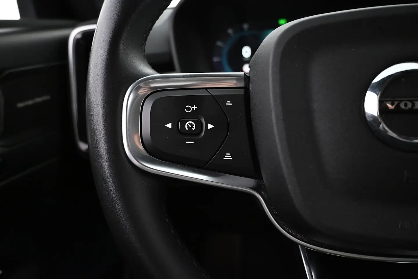 Car Image - 7DTzO37fzch0JrgK4MvxDi
