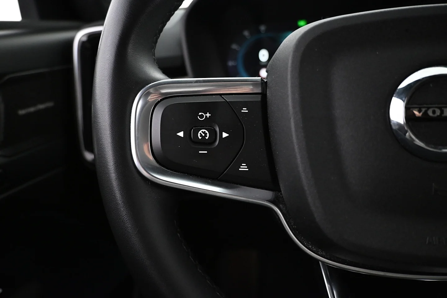 Car Image - 7DTzO37fzch0JrgK4MvxDi