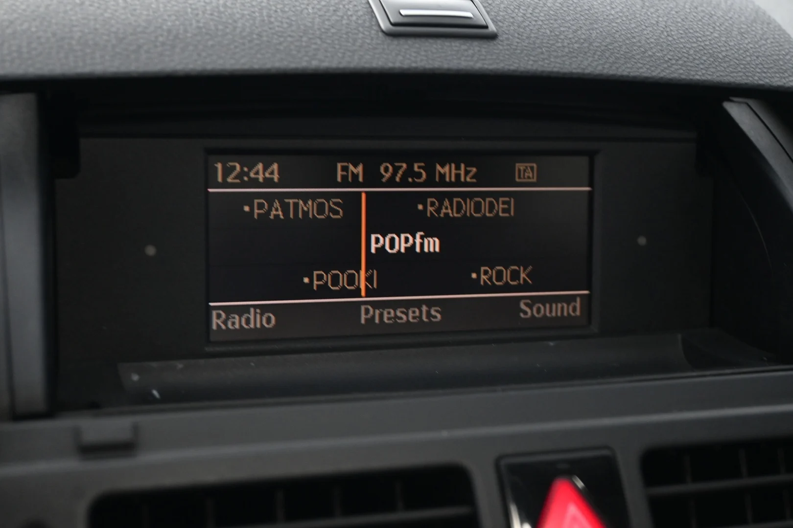 Car Image - 4xt4G8D4XuUn4updLh7IFI