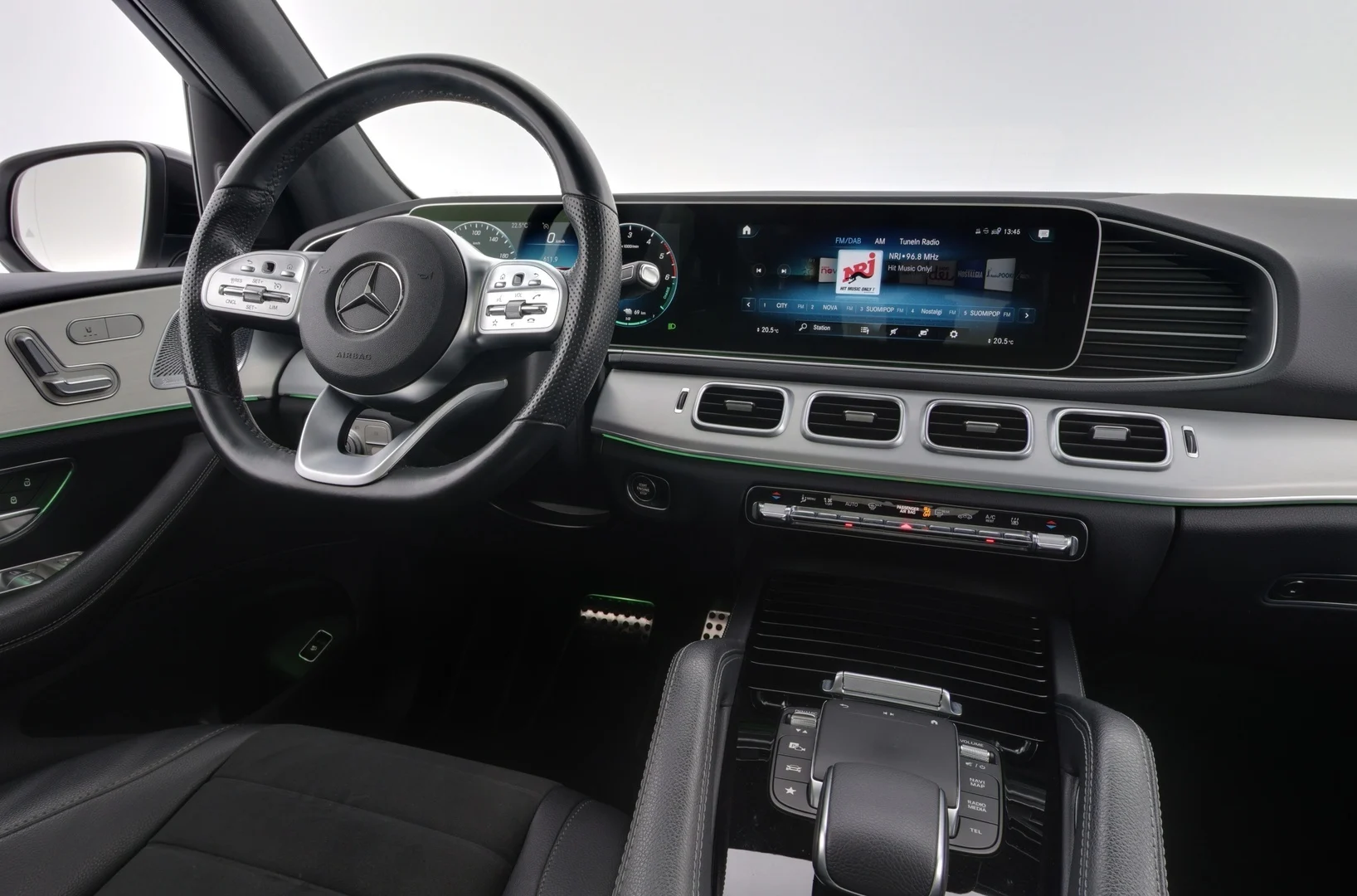 Car Image - 2NsUQdo8wbBNBdrLOJs6vq