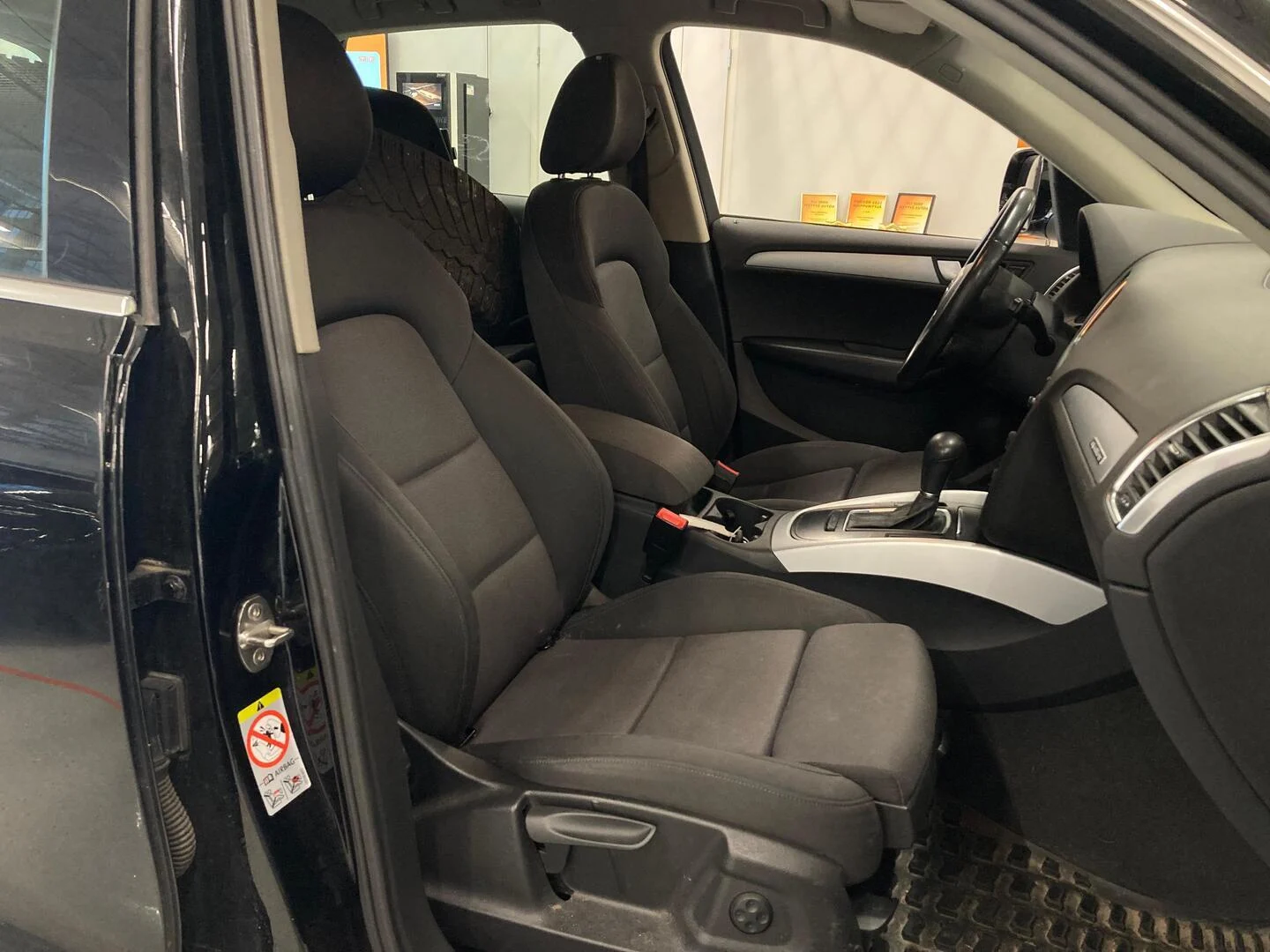 Car Image - Mzqfhpar9nVrTFqgwg1wY