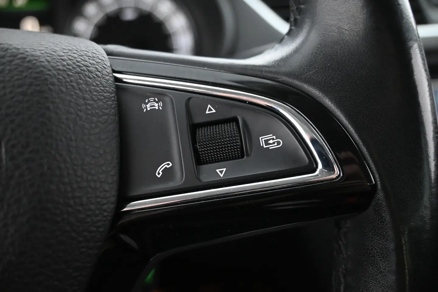 Car Image - 1feiueh3UlSTFQ7zEyUyUd
