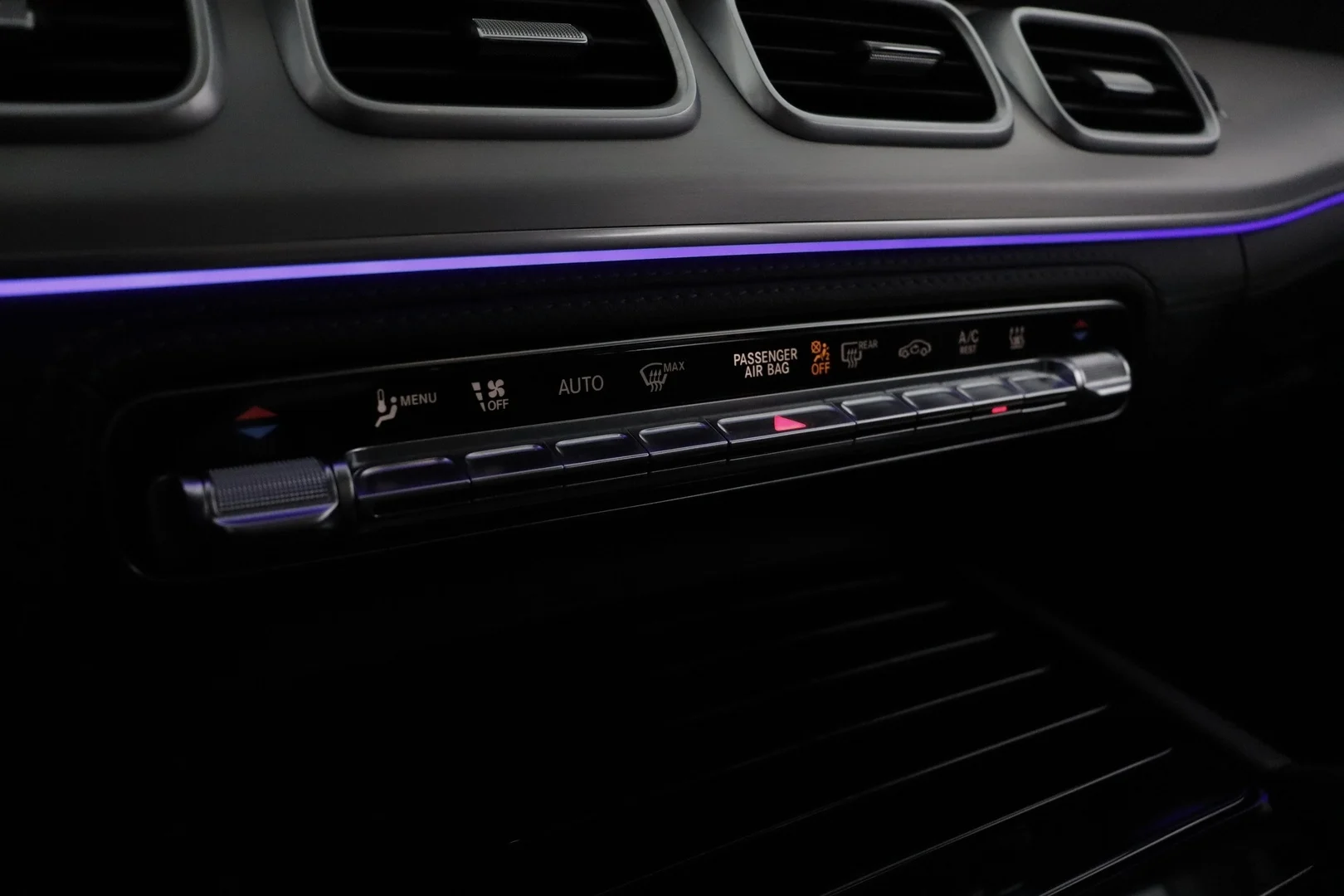 Car Image - 1Tg51fZGVsN8Hs3No6SxL2