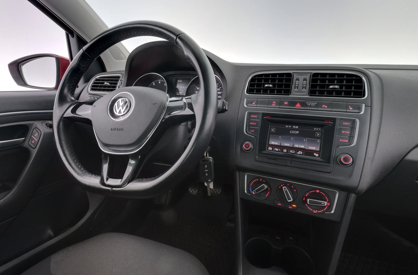 Car Image - 4YWQYkJFVeVsLOaJwW20iL