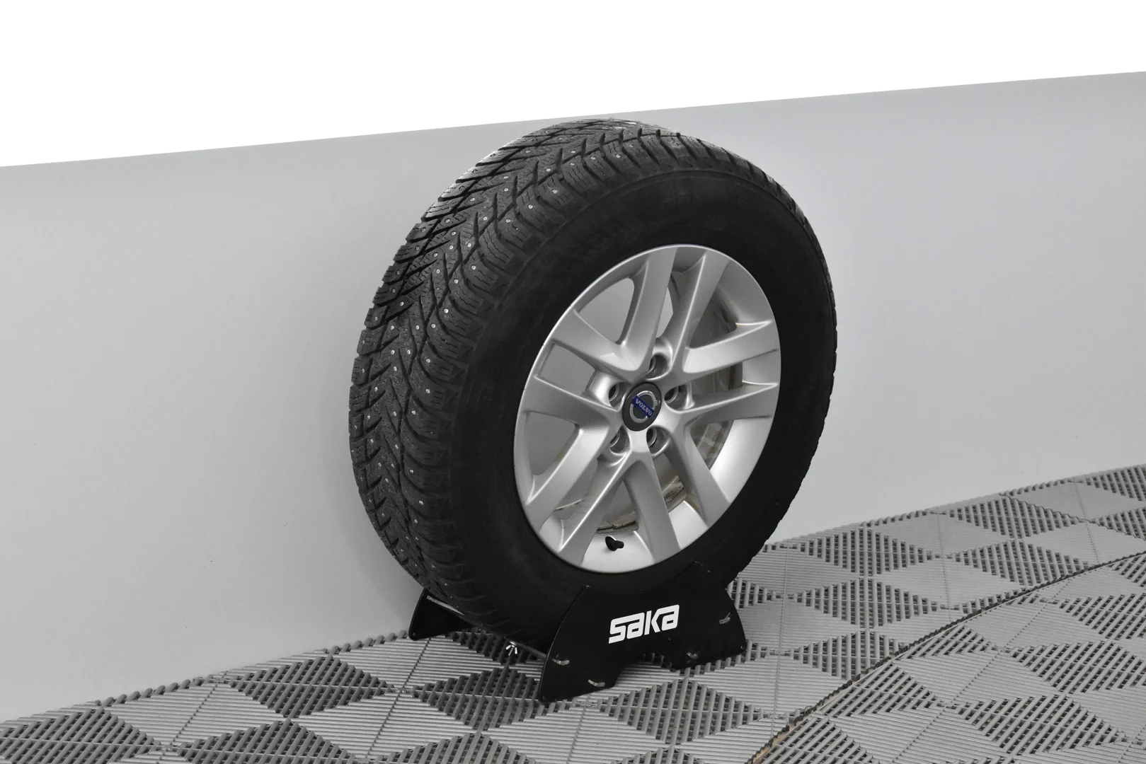 Car Image - mK0RS0aUzjF8TR6J5GaXl