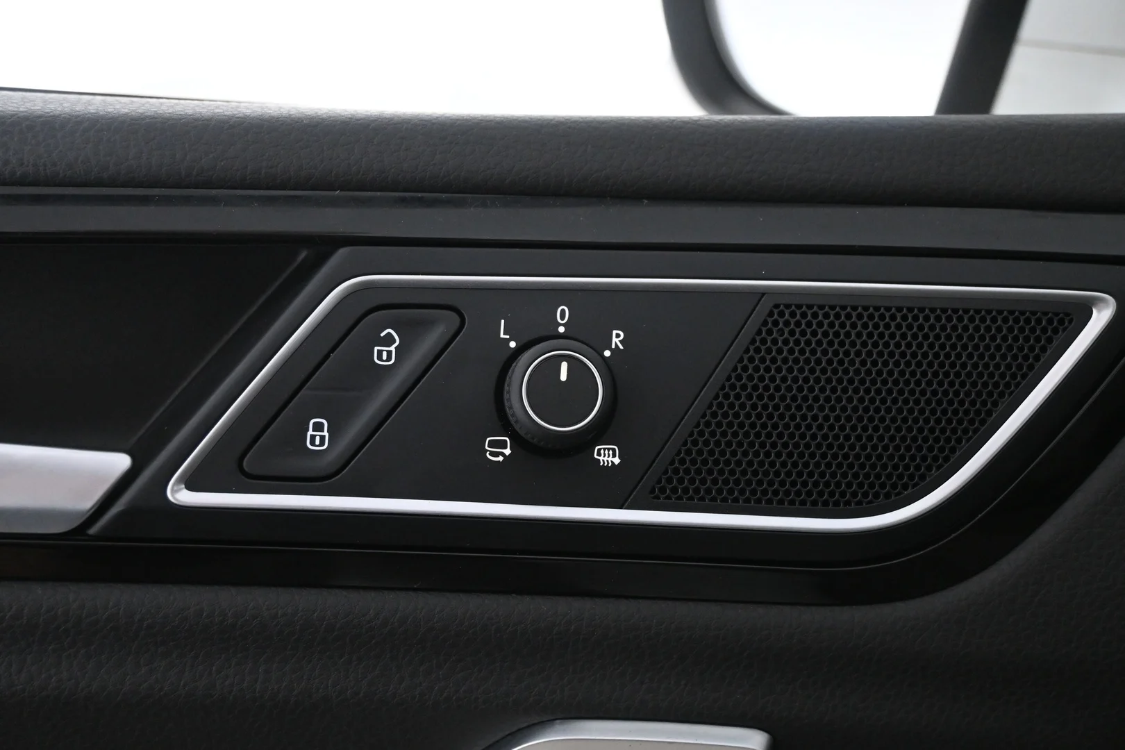 Car Image - 6TzFRlAxrUbICnKNZ7h26i