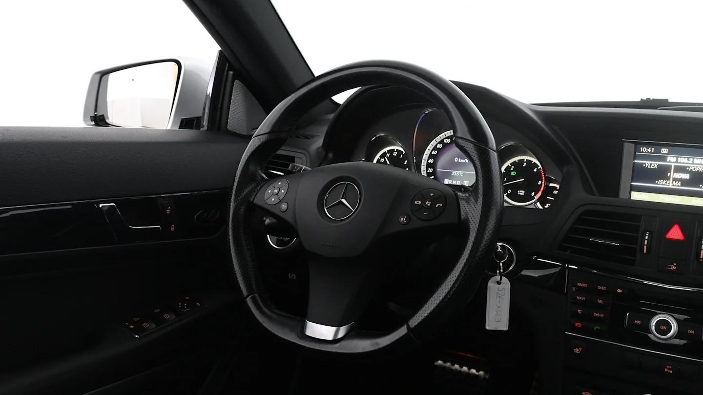 Car Image - uuBGQMucL4L9hccVBY6Mv