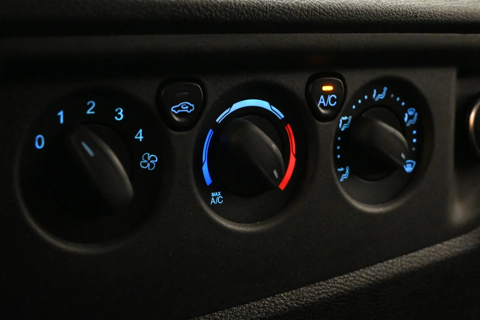 Car Image - 4oyNdENv1OAxTjVjBSLt64