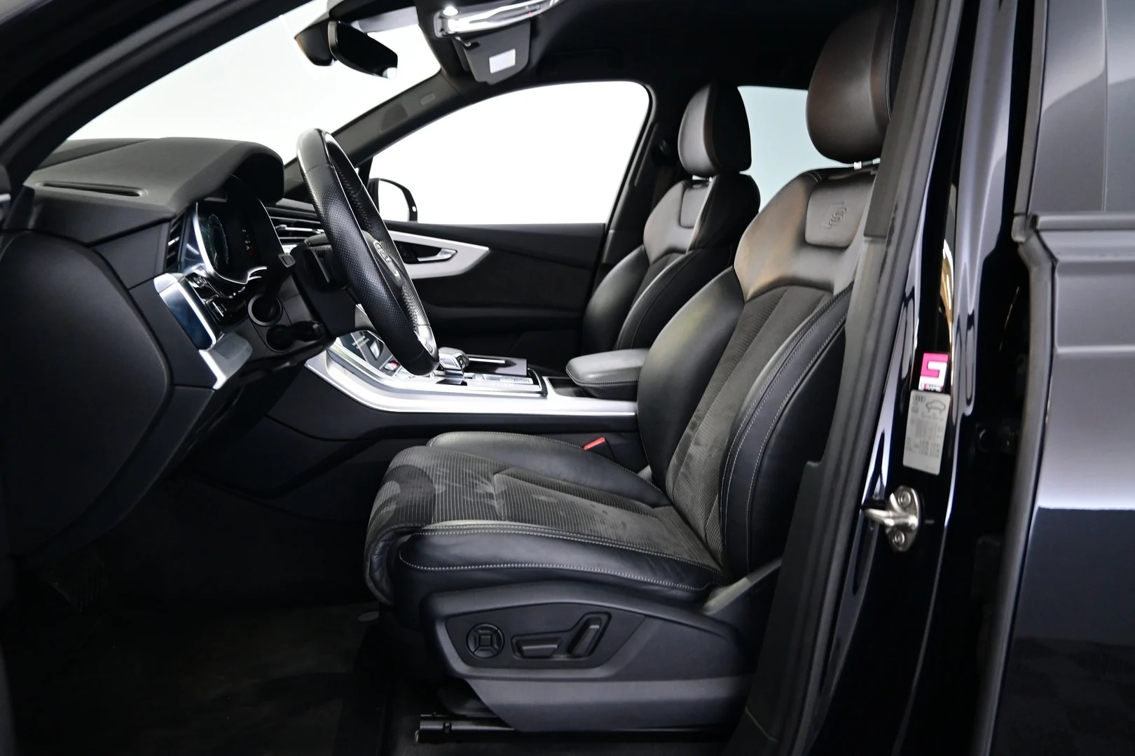 Car Image - 5my9L4Tl1zliToThWS61eV