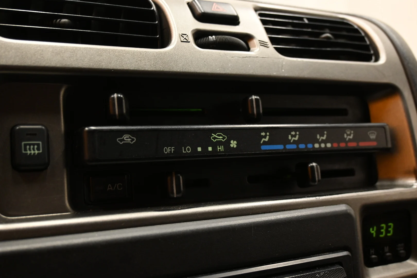 Car Image - 4N55hIMZwMWRsXXqGicICT