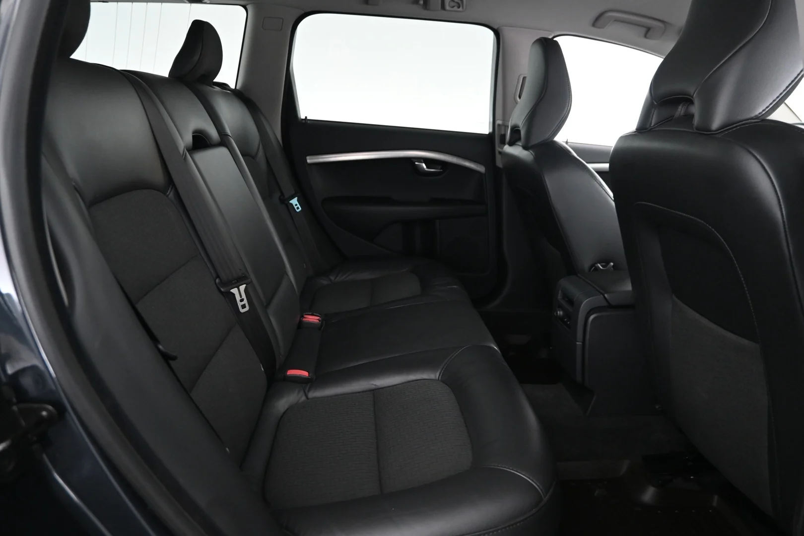 Car Image - 2wCJX7wyNSdFmlxQYAk2qL