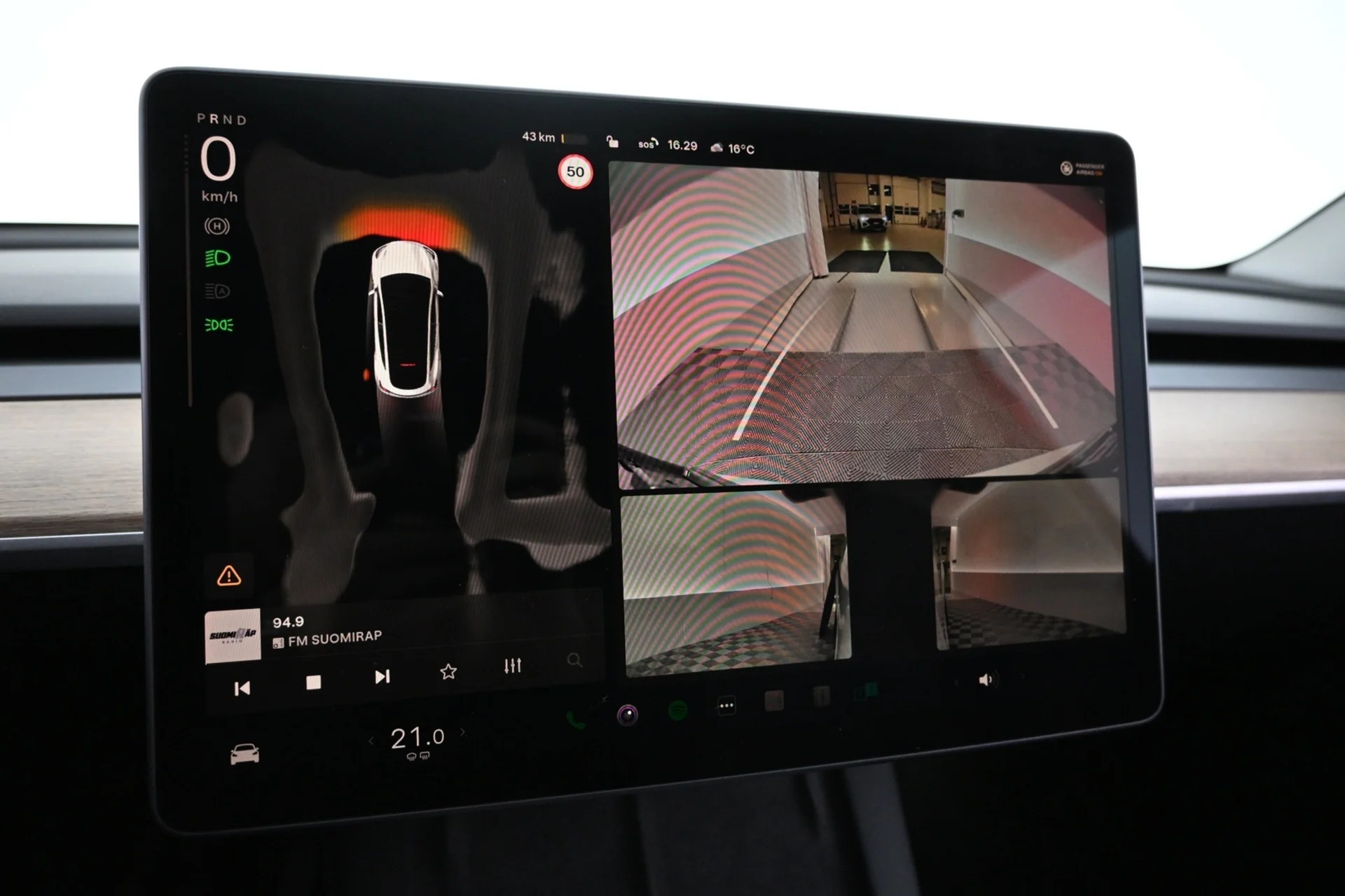 Car Image - 74xqPfubU3zlbIKWsb6iZy