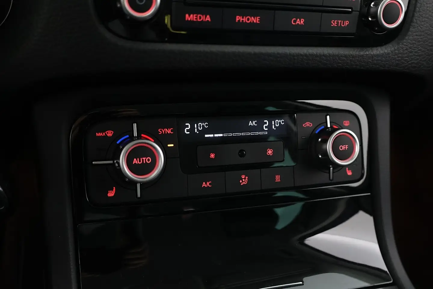 Car Image - 50bQSKPKUdplPkw9hT5JTe