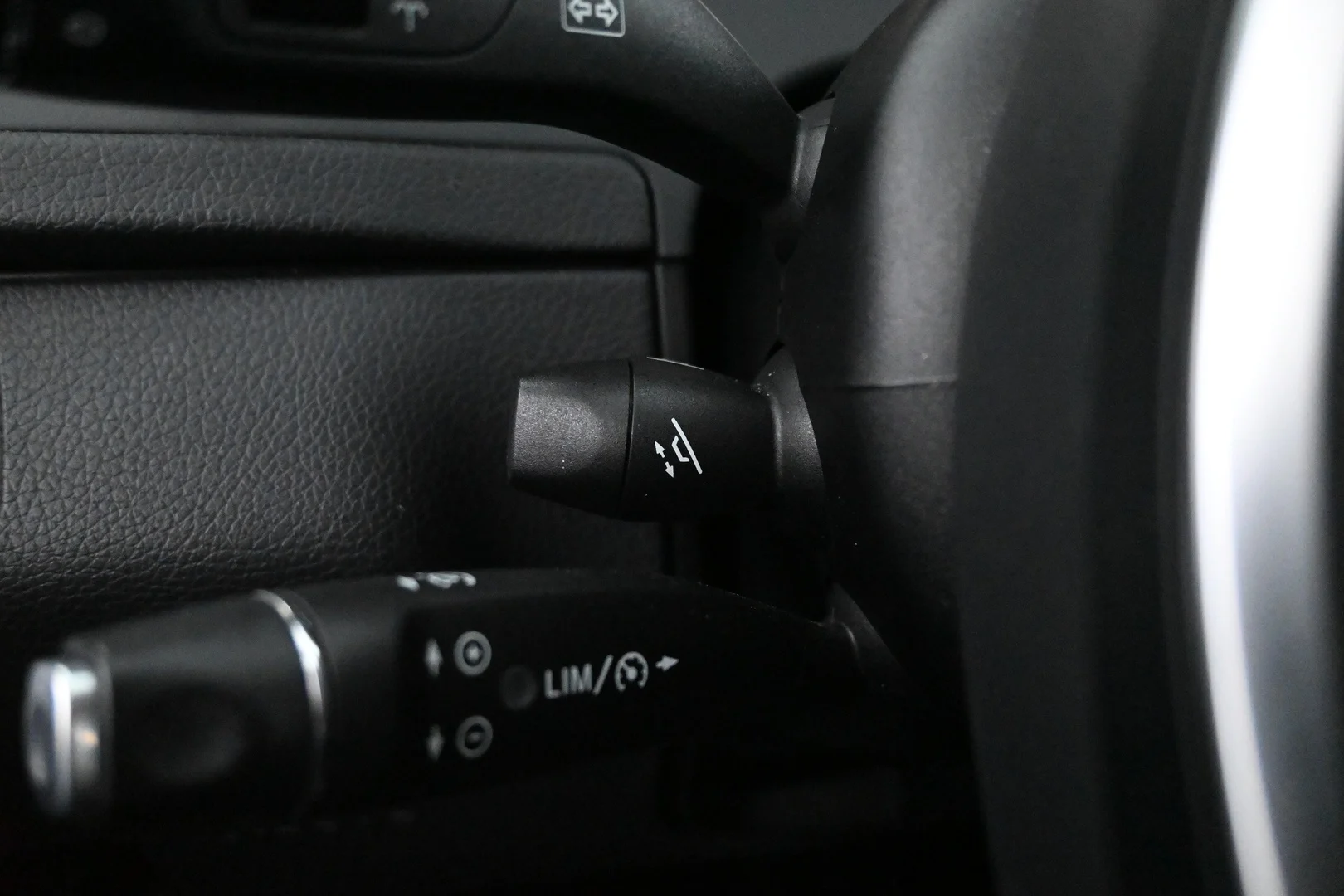 Car Image - 67QPSRZQPLyZaoZXsnsQJL