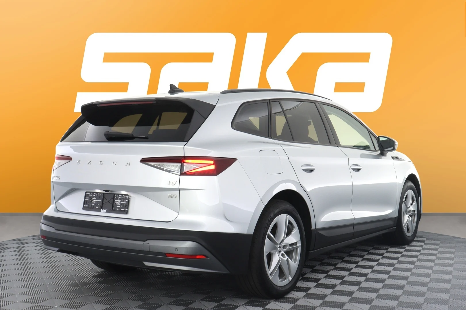 Car Image - 7LaaN7DULP6uxBNHshgSAl
