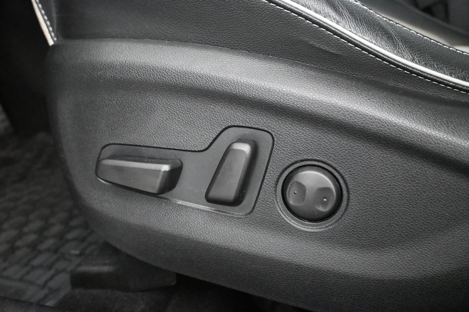 Car Image - 3vBTmuKpxUQHJ9bnB9cObG