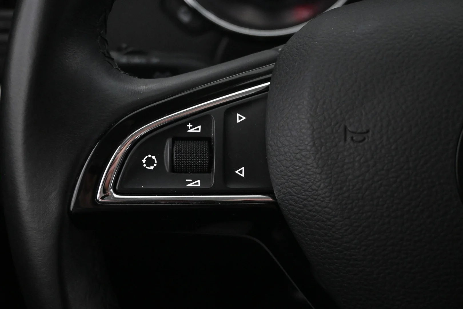 Car Image - 7orpfEMdGpuRieWXSZ9plI