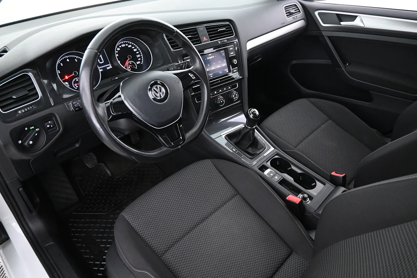 Car Image - 5YxZA9G4IeALDXHZgMwjIO