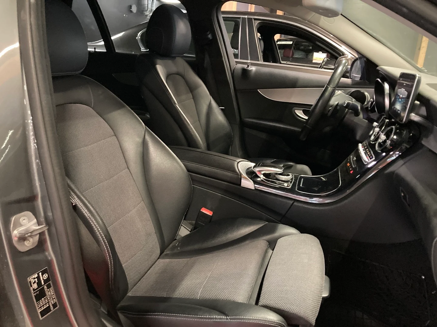 Car Image - 7thjXnFqB4yCeiZ8iYryb3