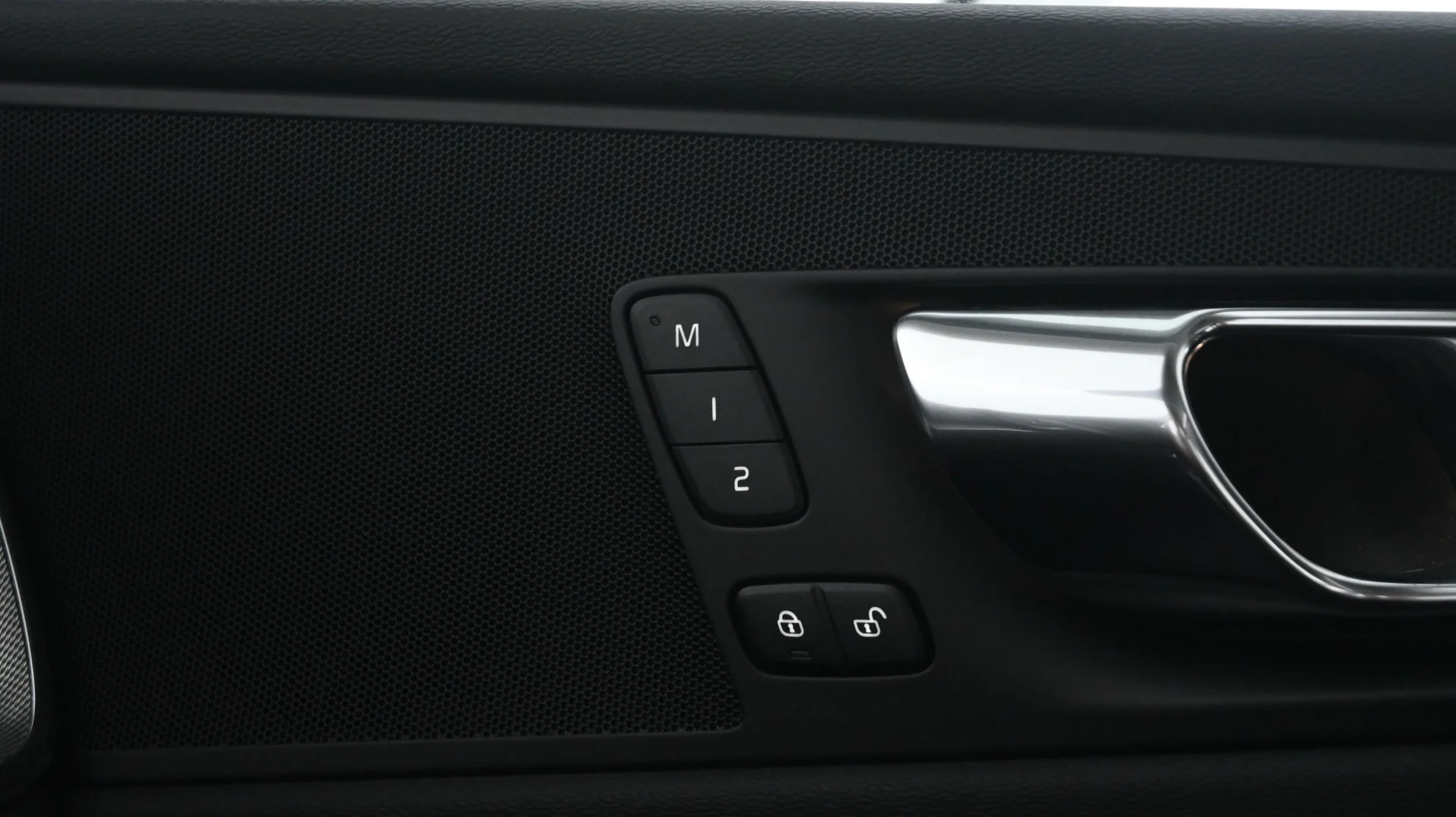 Car Image - 6KVBzRowhJaeoKgHNZkd5C