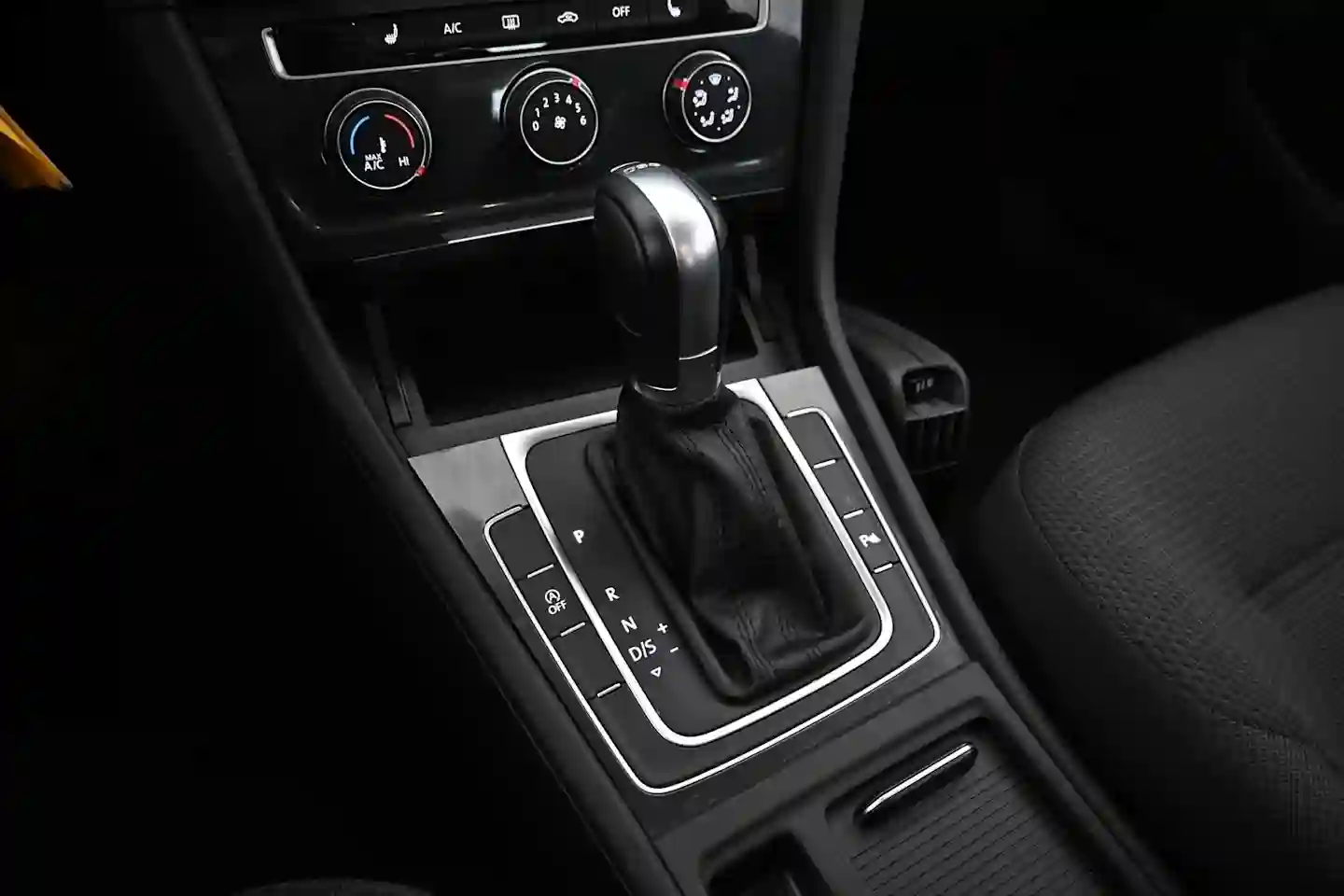 Car Image - 2DR7Ow70Xvn5tIHEfbgVDG
