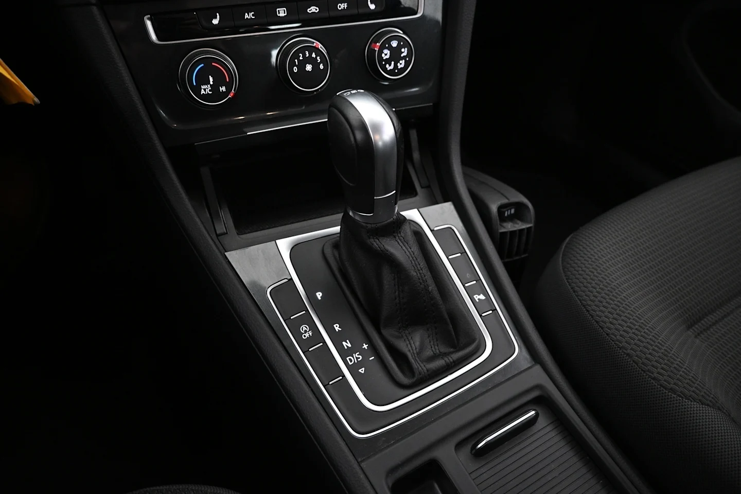 Car Image - 2DR7Ow70Xvn5tIHEfbgVDG