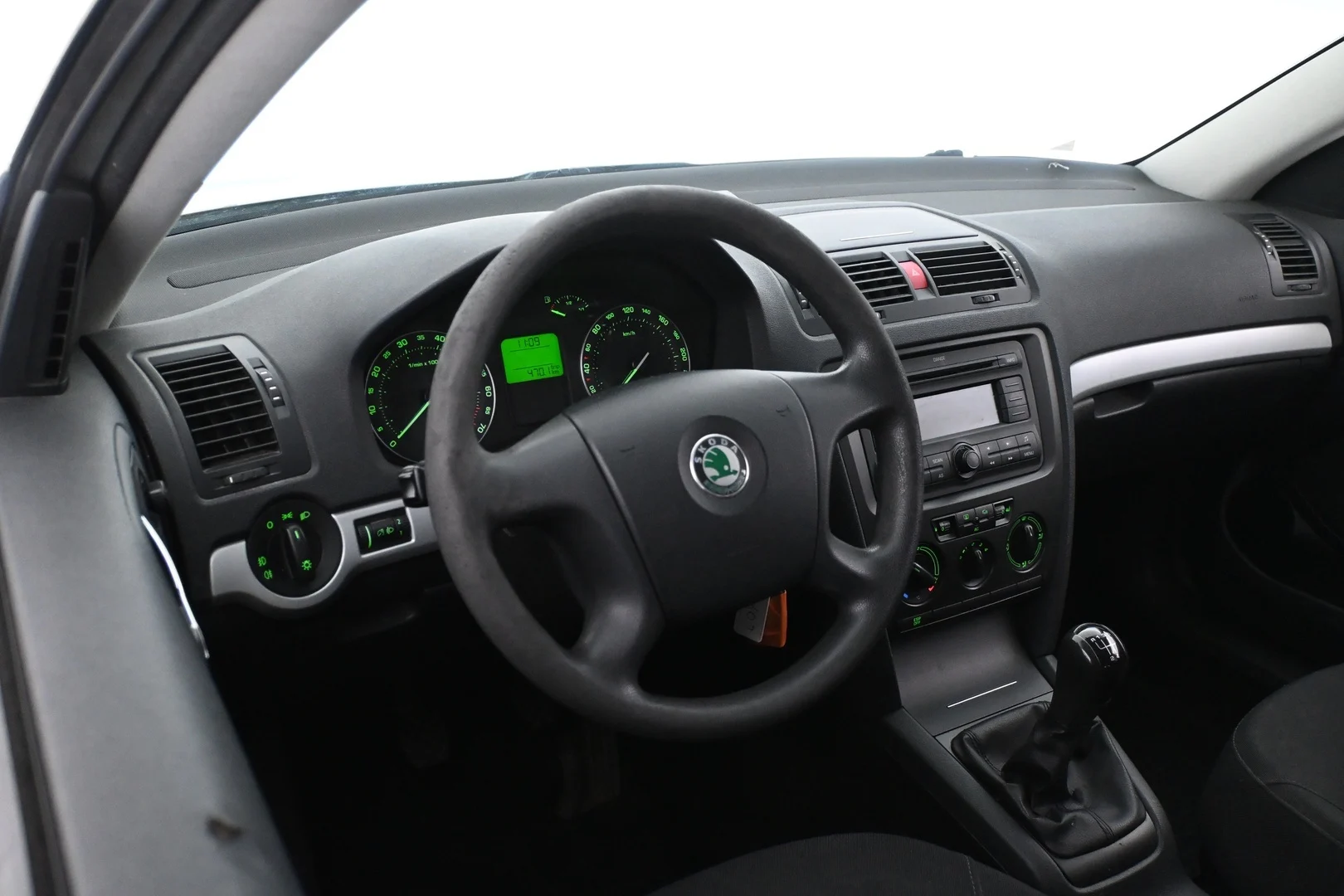 Car Image - 6hPnDHgYcF1jHqFEVaYHcA