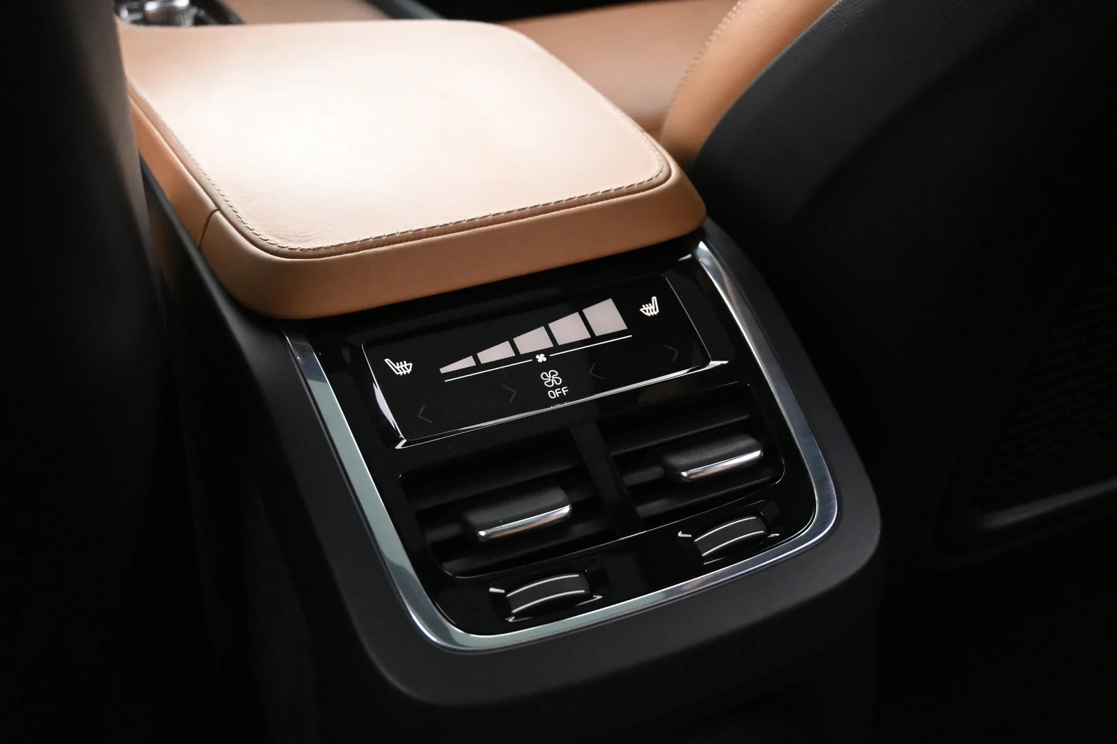 Car Image - 7iZ8vvXkAeZa6lKVkrMEUm